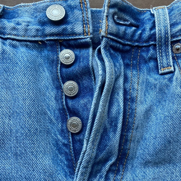 Levi’s Jeans 501s 🔥 - Picture 2 of 14